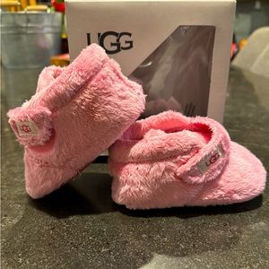 Baby Bixbee Uggs. 12-18 months. Size 4-5.